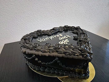 schwarze Torte Vampire